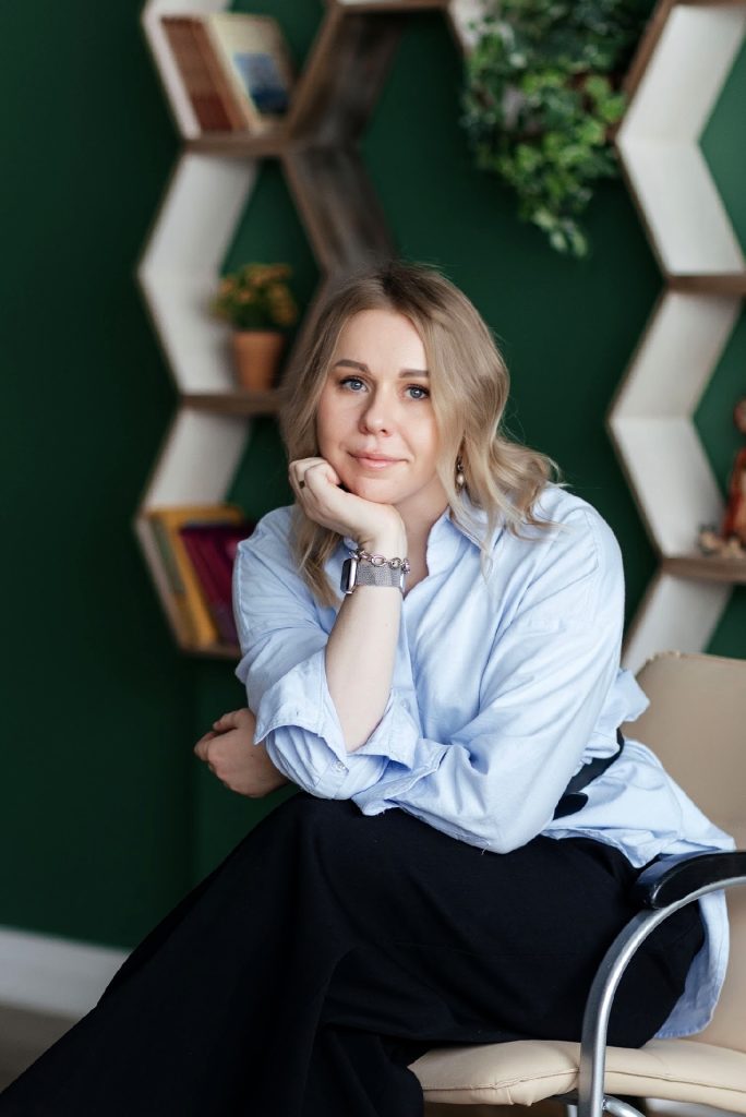 Гнеушева Оксана Владимировна - психолог ВШИП